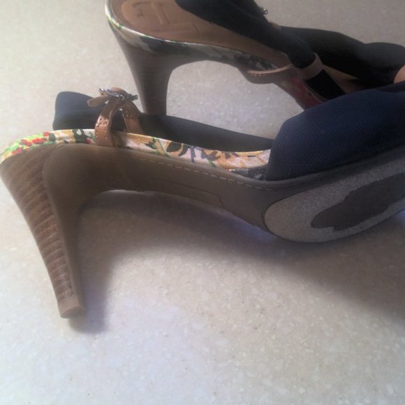 ETIENNE AIGNER 3 INCH HEEL NAVY/FLORAL PUMP WITH PEEKABOO HEEL, TOE AND SIDES -6 - Picture 3 of 14